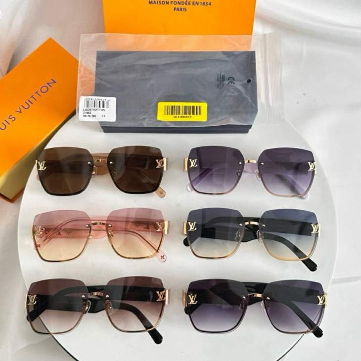 Picture of Louis Vuitton Sunglasses _SKUfw79338611fw